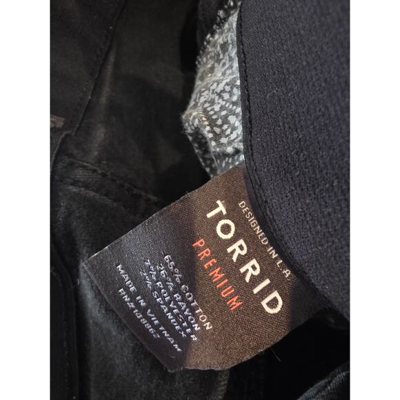Torrid Sky High Skinny Jeans 14 Womens Plus Size Black Stretch High Rise - Picture 6 of 6